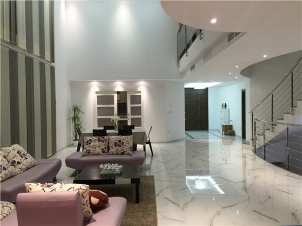 property image #1