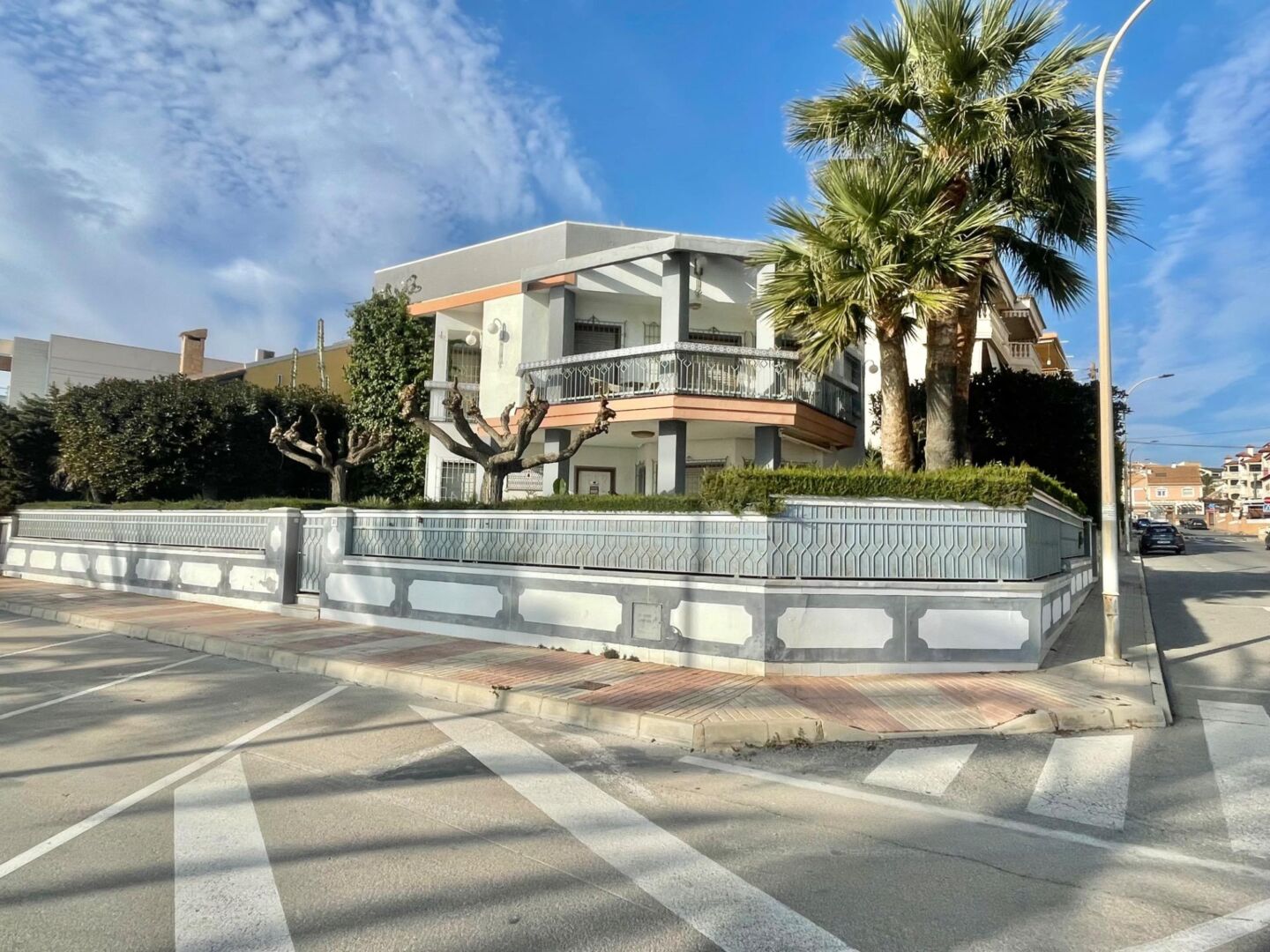 property image #3